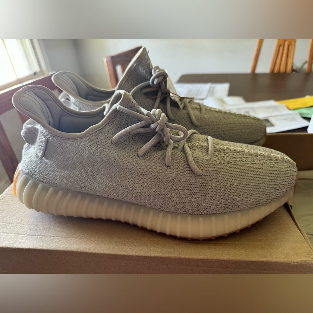 Adidas yeezy boost 350 v2 men 13.5 new
